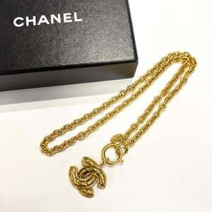 CHANEL Matelasse Vintage Coco Mark Necklace in GP Gold